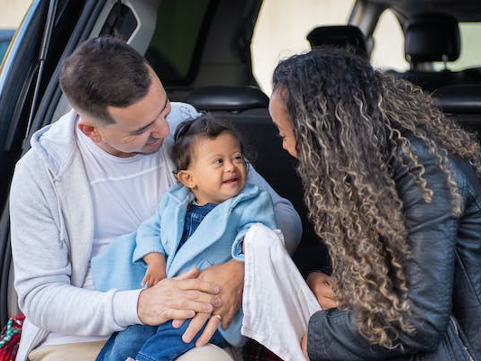 5 Tips for Staying Safe On the Road When Travelling With Kids